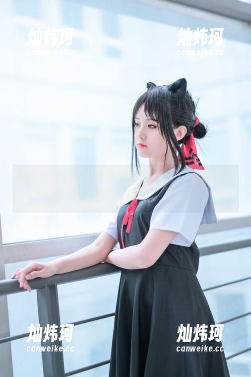 Akisoso秋楚楚学姐写真合集：让你的观影体验升级，别忘了下载！