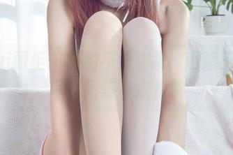 Ligui丽柜 - 陈韵不如柒柒，邂逅玉足的写真图集有点儿飘