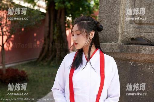 MiiTao蜜桃社-小魔女lily MiiTao蜜桃社 - 小魔女lily私拍图集——浴室里那点小情愫,仿佛我也被洗礼了?