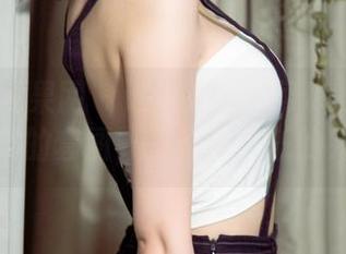 UGirls尤果网 - 谁说泳衣不可以是工作服？乔依琳的套图，工作与享乐的完美结合