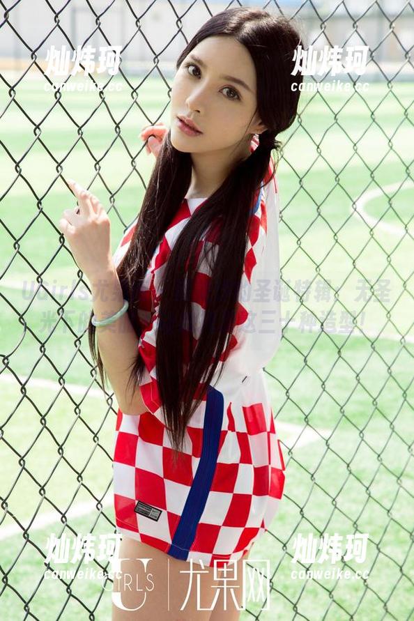UGirls尤果网 - 颜美汐的圣诞特辑：无圣光下的美丽，让我拷贝这三十种造型！