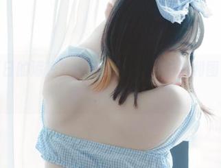 想要夏日的清凉？Uhye(이유혜)的福利图包正好满足你的心！