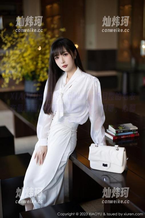 XIAOYU语画界 - cherry绯月樱的毛衣在最新图库里简直是画中游，哎呀，心都要飞了！