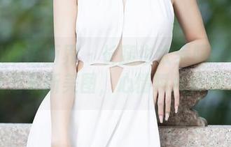 XIAOYU语画界 - 长腿也太养眼了吧！徐莉芝最新美图，心情瞬间炸裂！