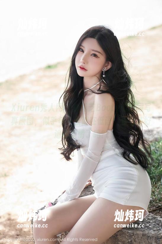 Xiuren秀人网 - 徐莉芝Booty的校园写真原图，似乎每一张都在低语：你准备好追逐爱情了吗？
