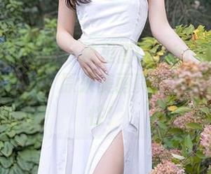 Xiuren秀人网 - 绮里嘉Carina学姐：更新了新写真集，原来美丽真有这么多种可能性！
