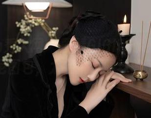 Xiuren秀人网 - 黄婧GIGI带你游玩：比基尼图包，太会挑逗眼球的了！