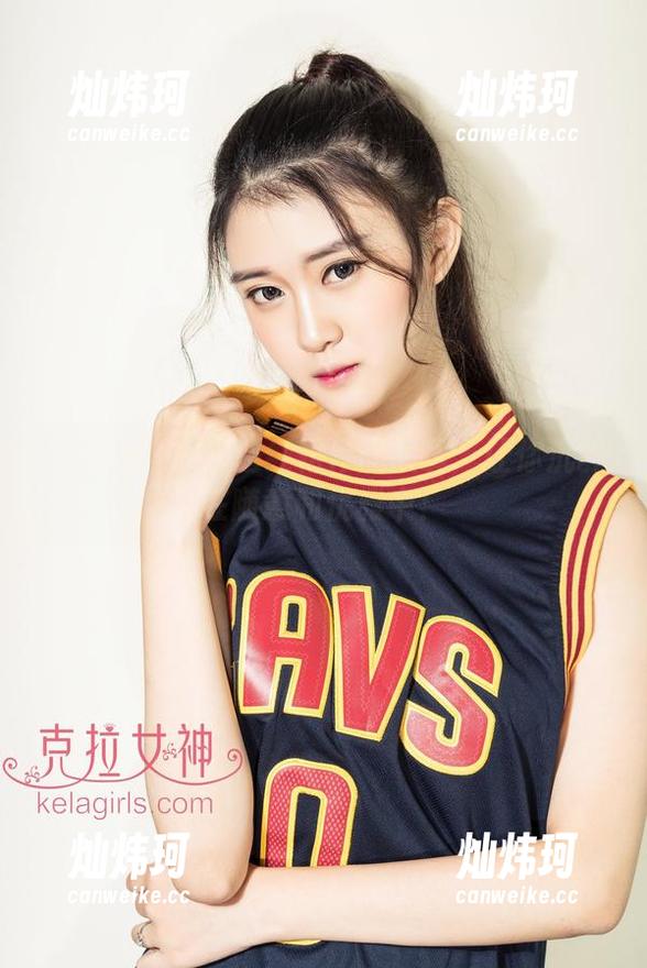 克拉女神-周迪 克拉女神 - 周迪红裙作品欣赏:让你沉醉在随意和优雅中!