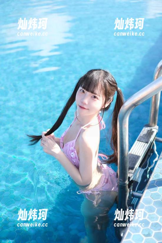 电车上的女高中生？可可小白兔带你抢先在线探秘！