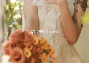 在海边收藏安曜曜的私拍美图，夏天的回忆慢慢发酵