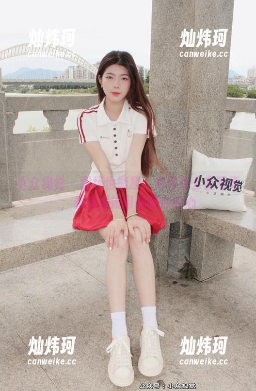 小众视觉 - 职场也能撩：芳芳办公室写真，看看她如何解锁你的心