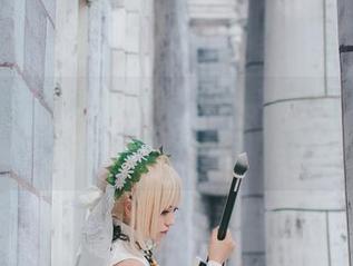小野妹子w和她的蕾姆蓝色精灵写真，真是太奇幻了，像在做梦！