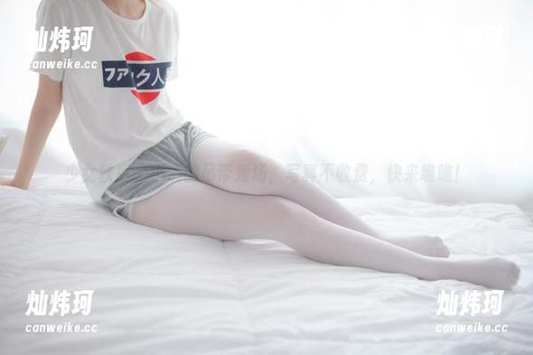 少女秩序 - 小满的吊带秀场，写真不收费，快来瞧瞧！