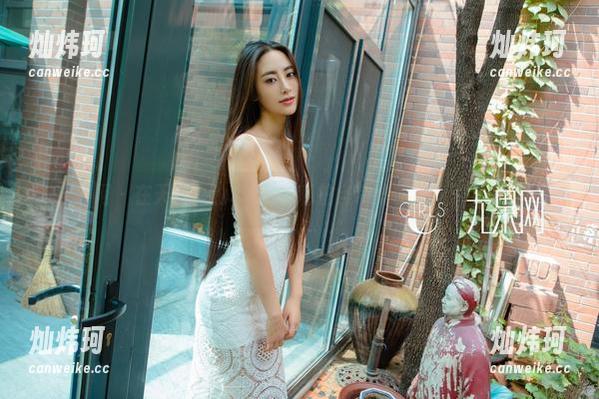 尤果网 - 在天台上的Sara：私拍自带滤镜，阳光我来啦！