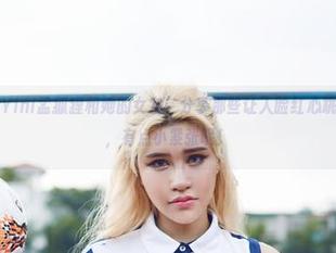 尤物馆 - FoxYini孟狐狸和她的女友：分享那些让人脸红心跳的图片，哎呀，有点小紧张呢！