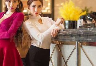 推女神 - 分享思淇Sukiii的泳装图库：好像每一件都在说“快来看看我吧！”