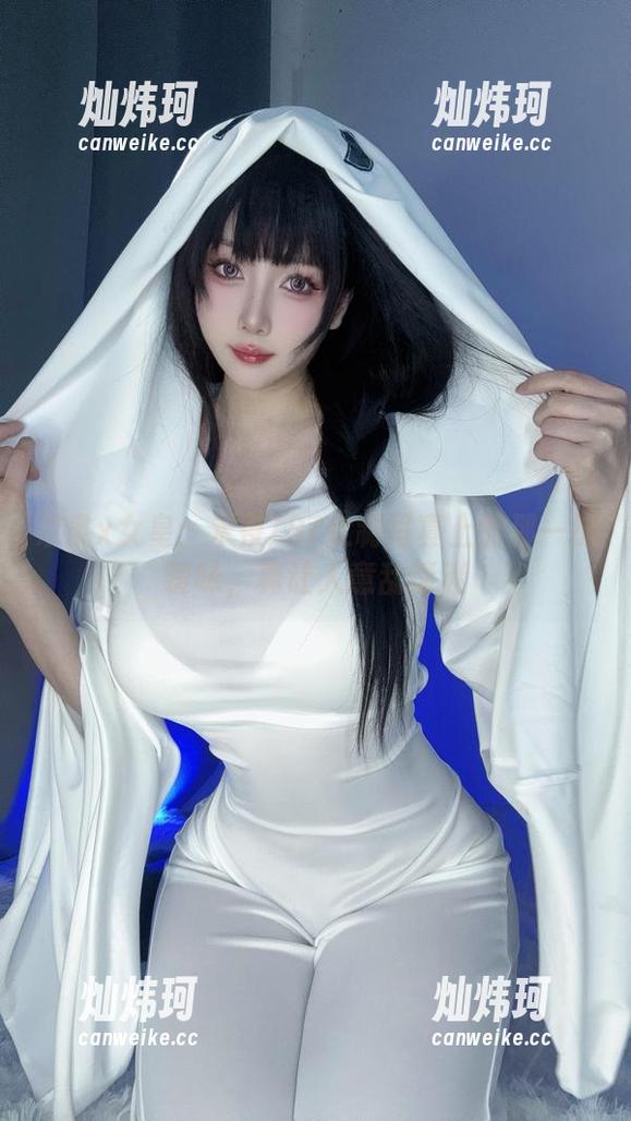 奴隶x女皇：末夜787定制写真上的那一抹暧昧，真让人意乱情迷