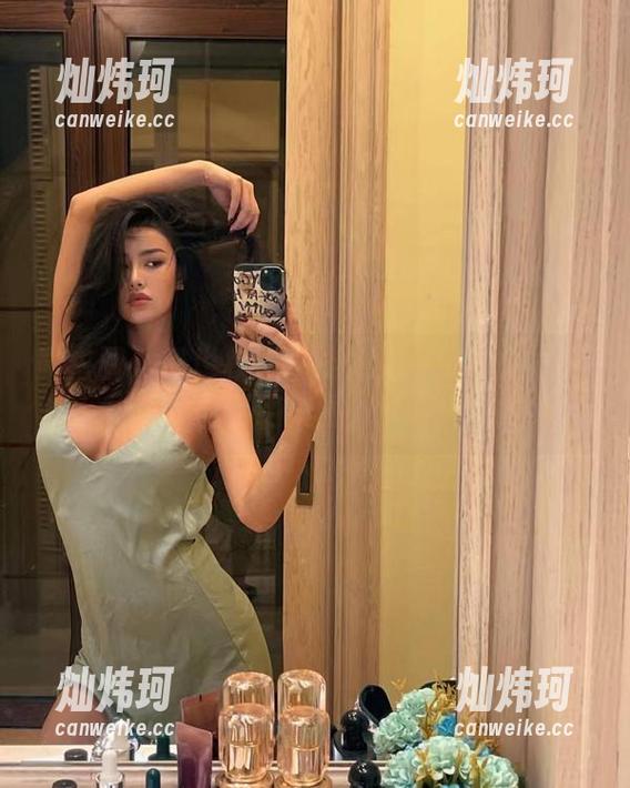微密圈 - 谁说校服不能美？李嘉欣97教你时尚，绝美图片下载！