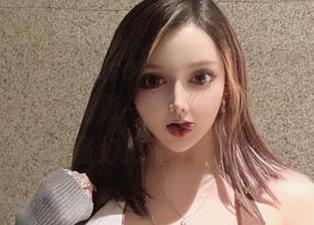 微密圈 - 梦露veronica教你如何把生活过得像她的粉色写真一样甜蜜，图包来啦，准备好心动了吗？
