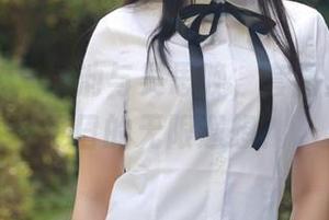 模范学院 - 泳池与吴思晚，套图里有多少夏日的无限遐想？