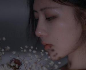 樱晚gigi作品感受：宛如无圣光的裸足漫步。