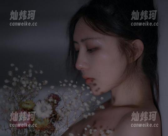 樱晚gigi作品感受：宛如无圣光的裸足漫步。