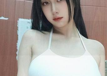 看！浅安安高清泳装美图，瞬间就让我觉得自己也很适合下水！