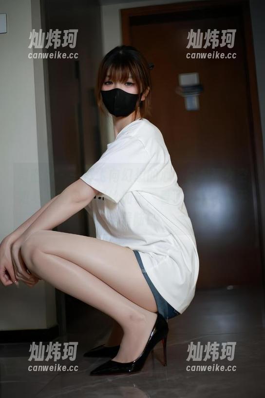 白龙猫女 微密圈 - 一群飞向幻想的心,白龙猫女空姐私房图包,黑丝加长,看了以后根本无法着陆!