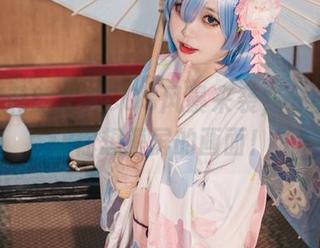 神沢永莉的女神COS风暴来袭，分享那些让你想摸屏的画面！