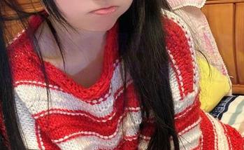 在神沢永莉的写真世界里，绫蛋糕裙和吊带袜汐是一种快乐的搭配，真想永远待在糖果屋！