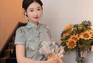 秀人网 - 凌希儿与丝袜的完美邂逅，看看这些高清图片吧，感觉有点不太妙…