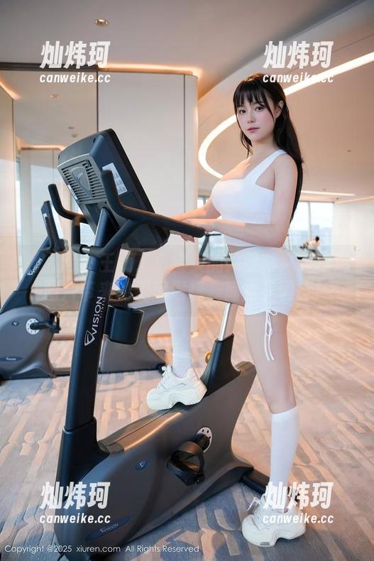 秀人网-王俪丁小宝贝 秀人网 - 王俪丁小宝贝的豹纹奇遇:精选图片带来的无尽遐想,简直是调皮!