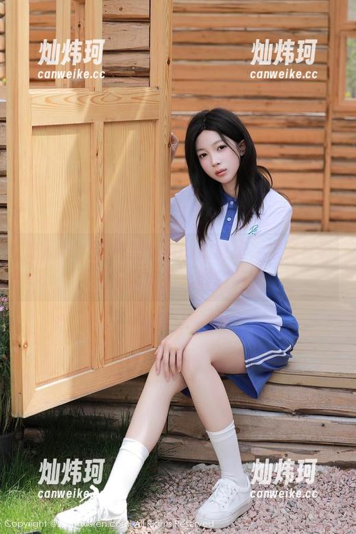秀人网-美七mia 秀人网 - 走进美七mia的教室,定制写真就是最好的心情解药!