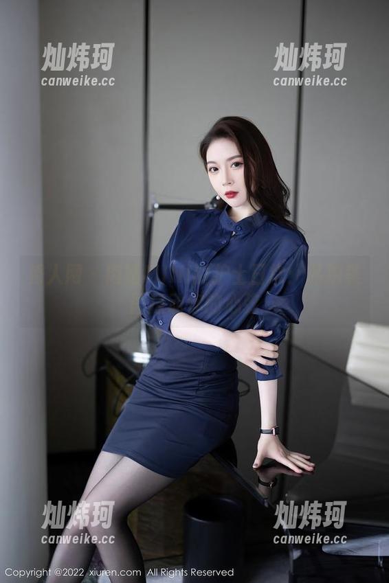 秀人网 - 肉晴MINI的护士日常：私拍美图撩动你的心弦