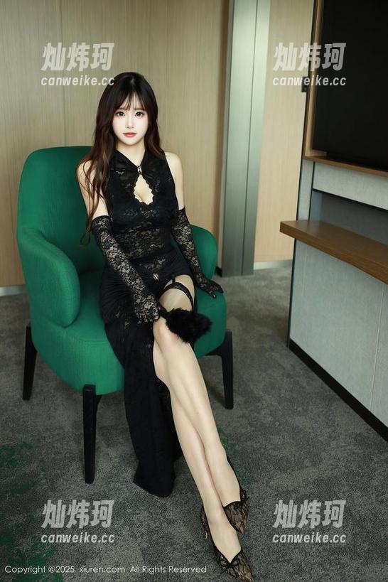 秀人网-陈雅漫VICKY 秀人网 - 最新瑜伽图册:看陈雅漫VICKY如何在成堆的健身垫上找到人生的意义!