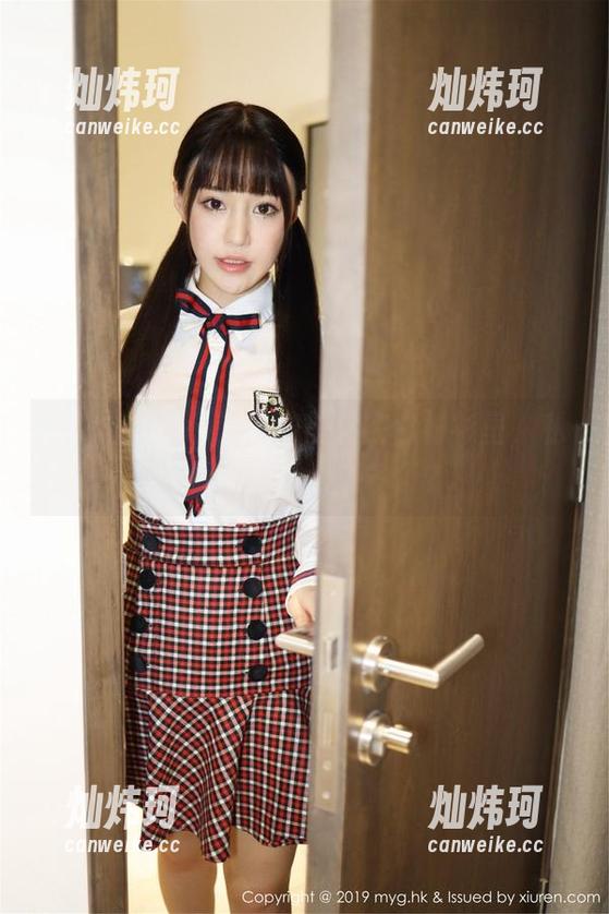 美媛馆 - Carina绮里嘉在白衬衫里，私房的细节让人想多了？