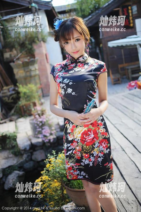 美媛馆-许诺Sabrina 美媛馆 - 翻看许诺Sabrina的瑜伽美图,发现自己原来是个‘直立行走的懒虫’!