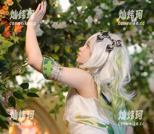 莱可Raika 看看莱可Raika如何在泳装中演绎夏日的美图魔法!