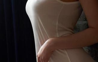 蜜桃社 - 高清萌美Moemi黑色写真：下载之前先给你的手机充充电！