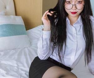 袜啵啵 - 熊熊和她的安踏运动鞋：运动场上的她，和精选图片一起幻想无限！