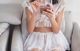 西瓜少女近期发布的新作，短裤中的神秘力量，快来一探究竟！