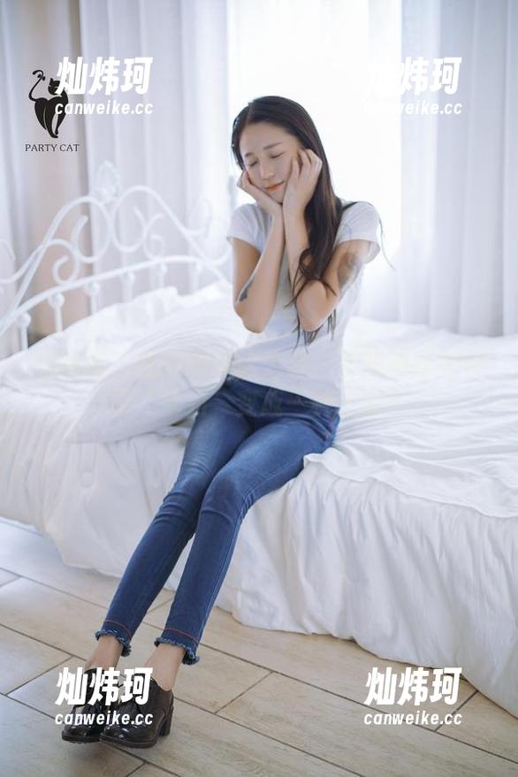 轰趴猫-陈雅漫 轰趴猫 - 私房图集大公开:看陈雅漫如何把“御姐”变成一种艺术!