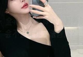 微密圈 - 金希儿的写真中，黑色连体环扣会不会让你无法自拔？