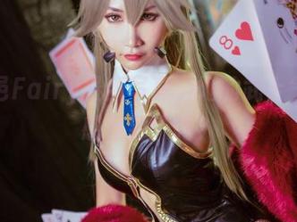 看阮邑Fairy最新写真，她的武士气息你感受到了吗？