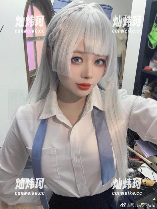 阿九从不咕咕的海边写真，免费领取的套图，真有种隐秘的魅力，捉摸不定
