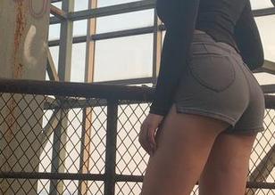 微密圈 - 女仆装下的陈佩奇：原图资源，满满的二次元幻想，你绝对舍不得关掉！