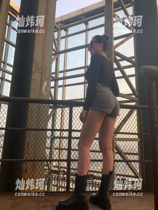 陈佩奇 微密圈 - 女仆装下的陈佩奇:原图资源,满满的二次元幻想,你绝对舍不得关掉!