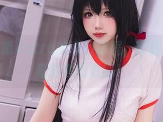 护士雪晴Astra的奇幻旅程，带你分享神奇的套图时刻！