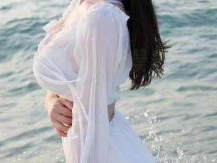 魅妍社 - 图片速递：杨晨晨sugar用她的长腿告诉你，夏天是怎么穿搭的！