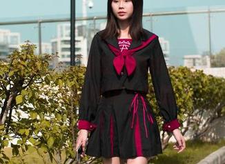 看！白裙女子在魔镜街拍的高清图册里，真是美得让人窒息。